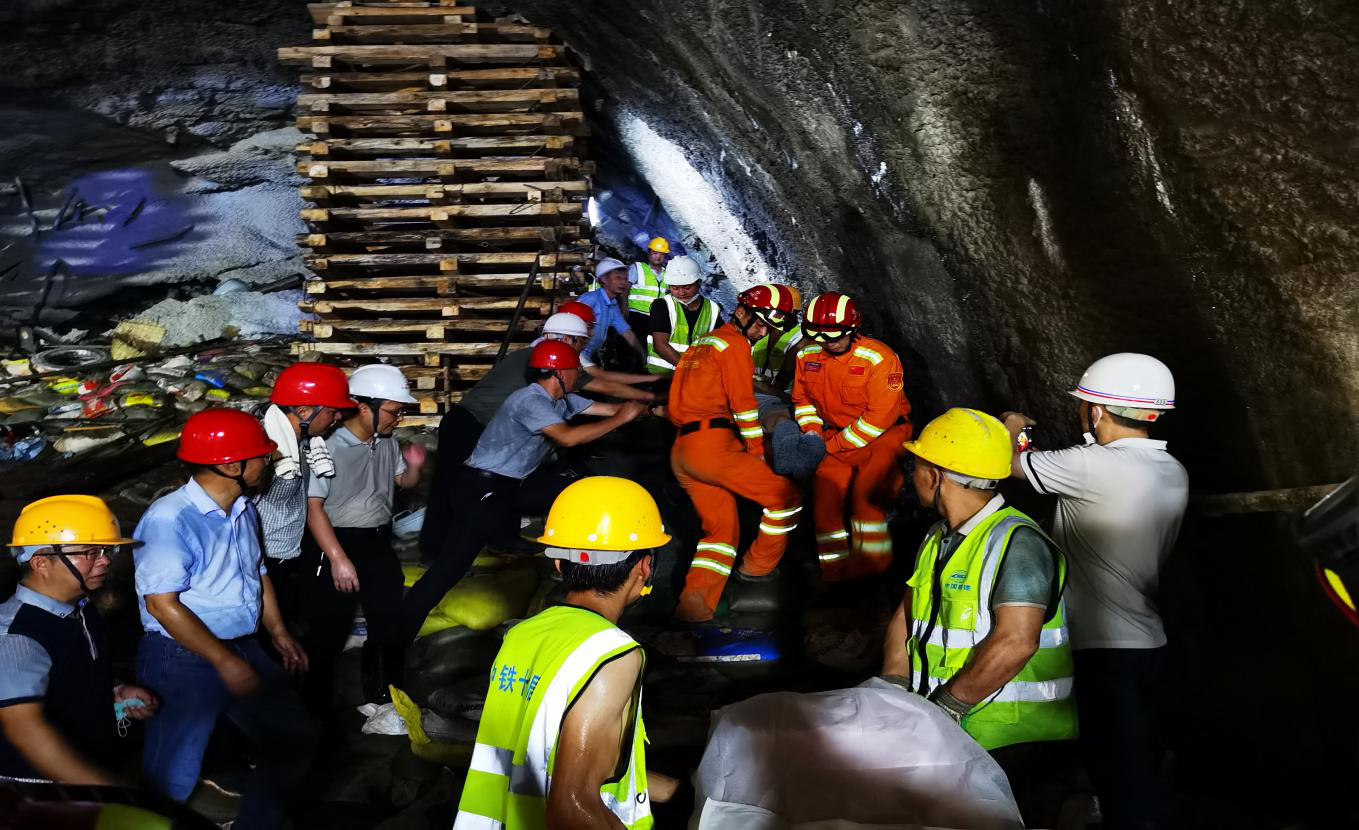 普洱市墨江县8·17隧道坍塌事故被困人员