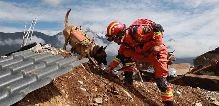 “应急使命·2023”高山峡谷地区地震救援演习举行